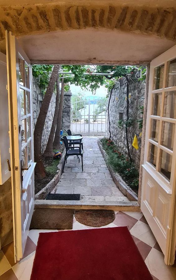 Apartment Waterline Perast Exterior photo